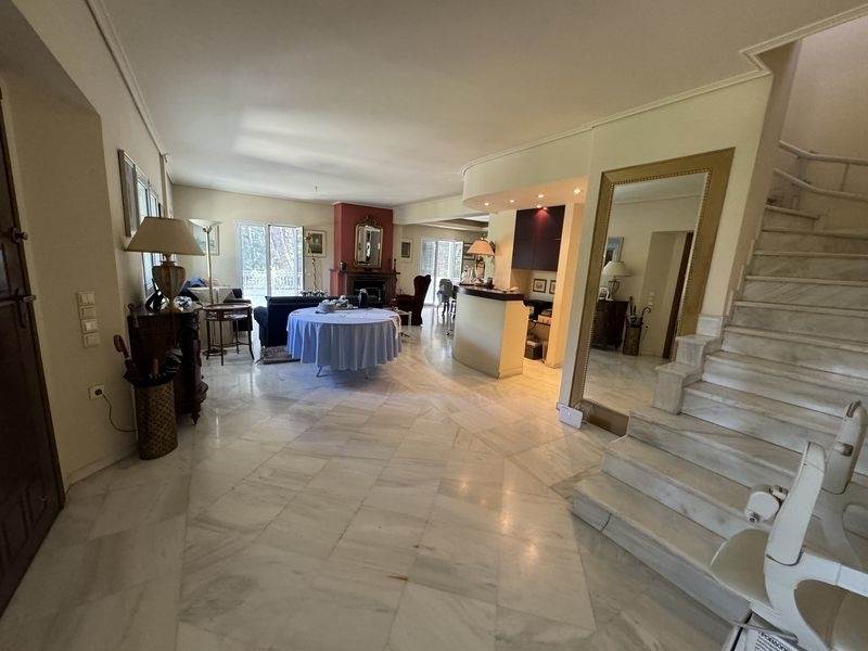 (For Rent) Residential Maisonette || Athens North/Ekali - 350 Sq.m, 4 Bedrooms, 3.000€ 